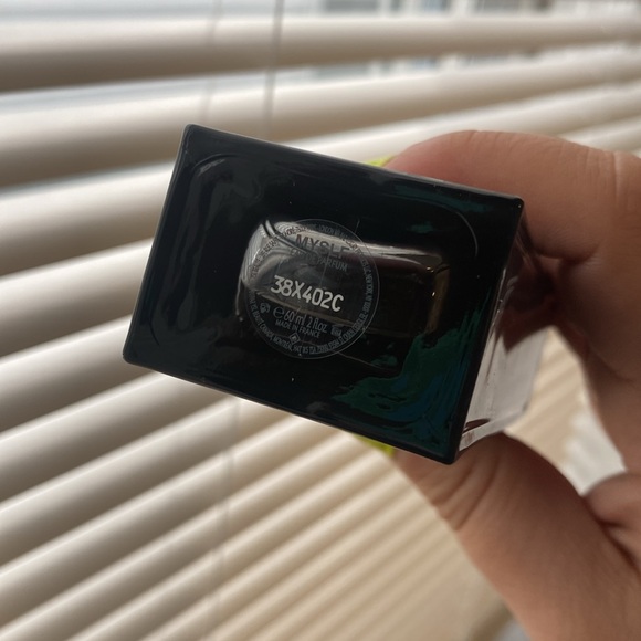 NIB Yves Saint Laurent MYSLF Eau de Parfum 2 fl oz - Picture 7 of 8